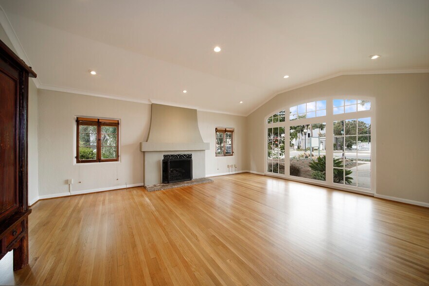 More Photos Of 2003 N Broadway, Santa Ana Office For Lease