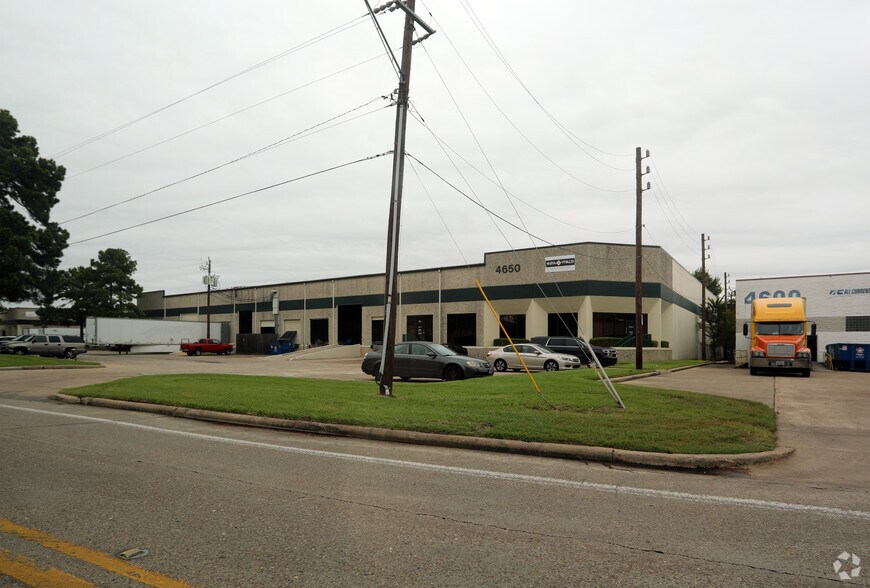 Primary Photo Of 4650 S Pinemont Dr, Houston Warehouse For Lease