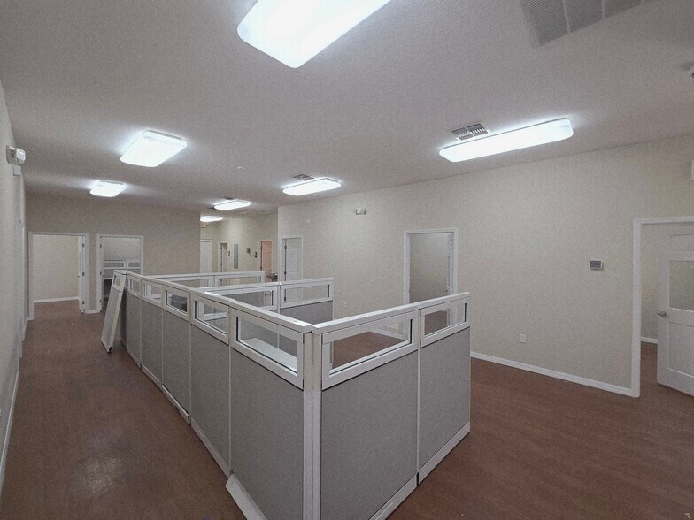 More Photos Of 1708-1718 Lexington Green Ln, Sanford Medical For Sale
