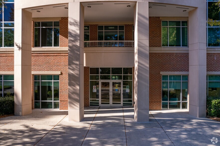 More Photos Of 77 Vilcom Center Dr, Chapel Hill Office For Lease