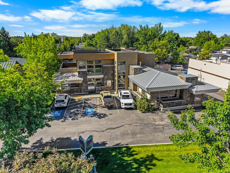 More Photos Of 645 E State St, Eagle Office For Sale