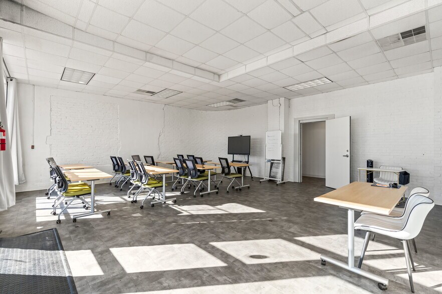 More Photos Of 729 Main St, Kannapolis Warehouse For Sale