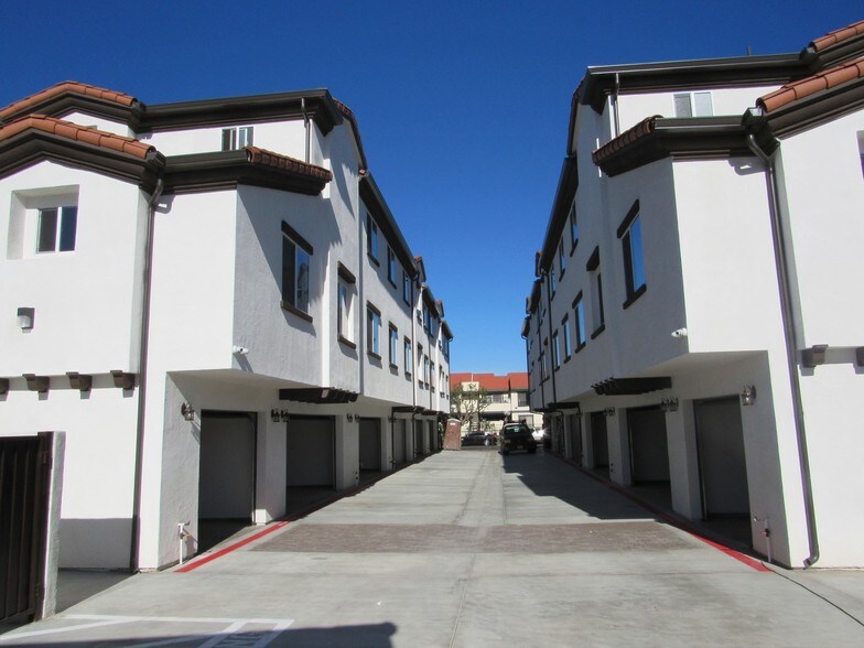 More Photos Of 738 W La Jolla Ave, Placentia Apartments For Sale