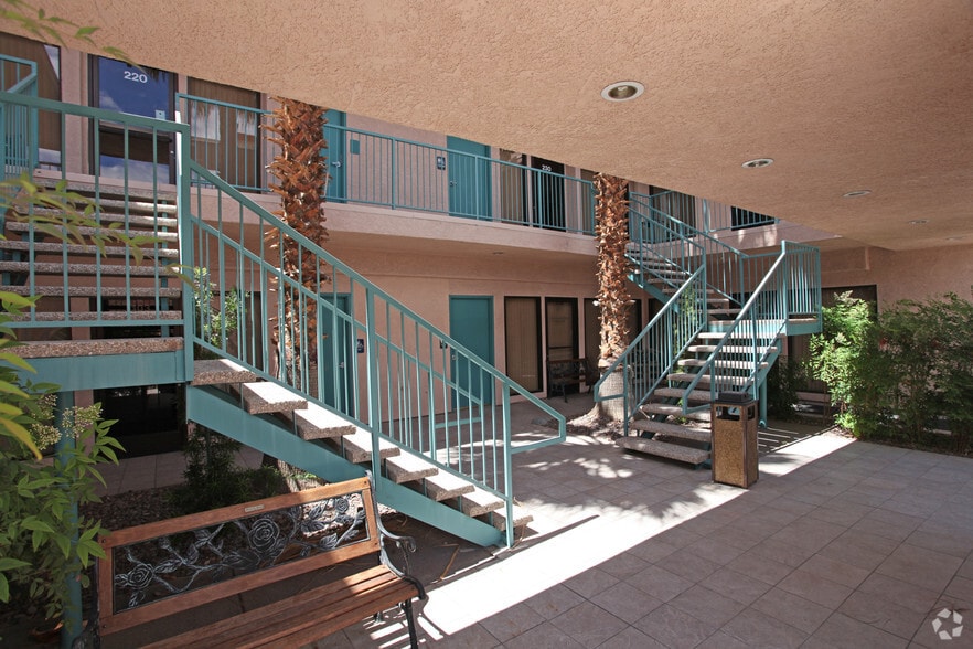 More Photos Of 714 E Sahara Ave, Las Vegas Office For Sale