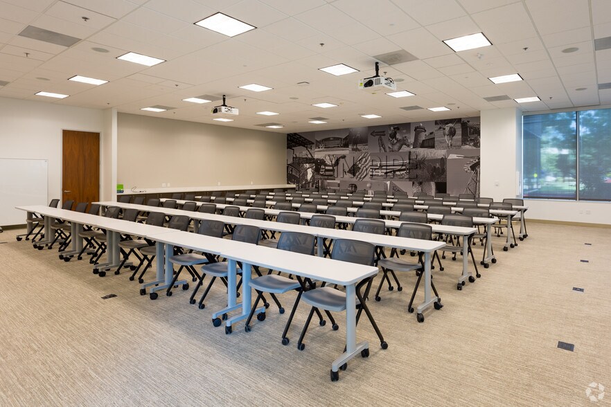 More Photos Of 5800 Granite Pky, Plano Office For Lease