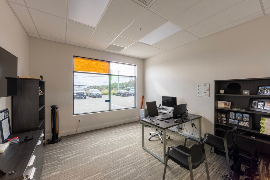 More Photos Of 3715 Drane Field Rd, Lakeland Office For Sale