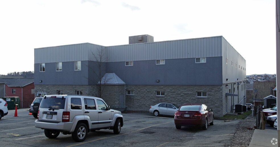 More Photos Of 167 N Main St, Washington Office For Sale