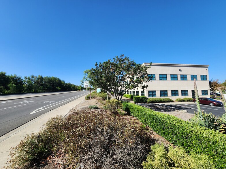 More Photos Of 14269 Danielson St, Poway Office For Lease
