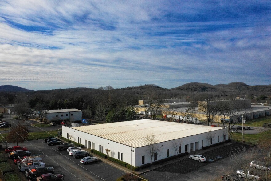 More Photos Of 144 Southeast Pky, Franklin Office For Lease