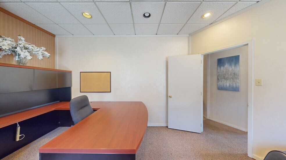 More Photos Of 151 Esna Park Dr, Markham Service For Sale