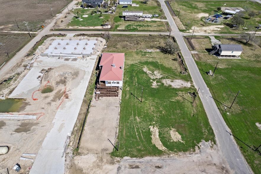 More Photos Of 5140 Gulfway Dr, Sabine Pass Restaurant For Sale