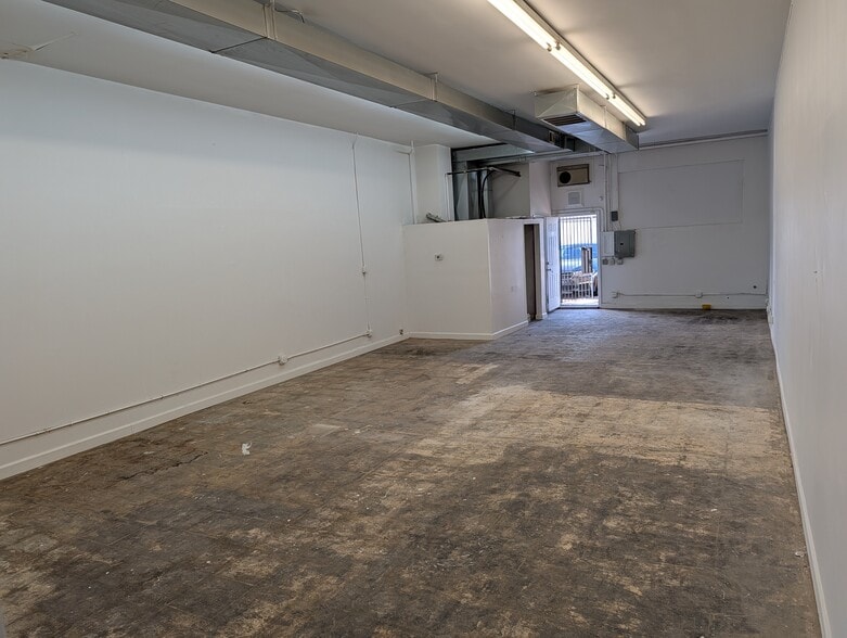 More Photos Of 3838-3840 N Harlem Ave, Chicago Storefront For Sale
