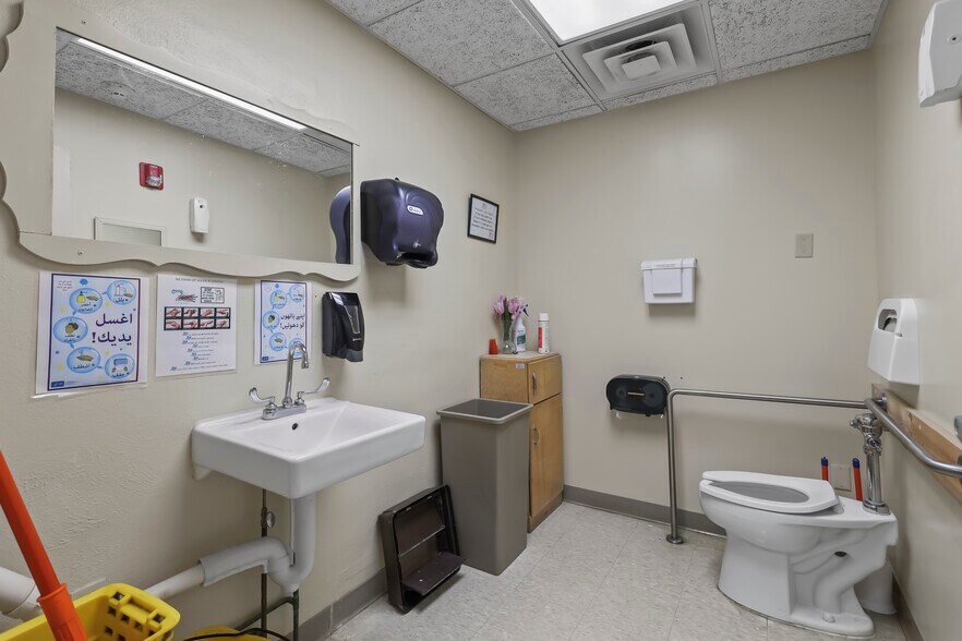 More Photos Of 1631 Main St, Niagara Falls Industrial For Sale