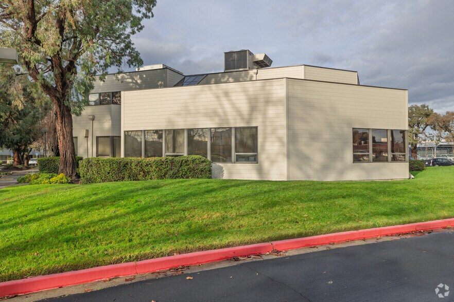 More Photos Of 100 Tamal Vista Blvd, Corte Madera Medical For Sale