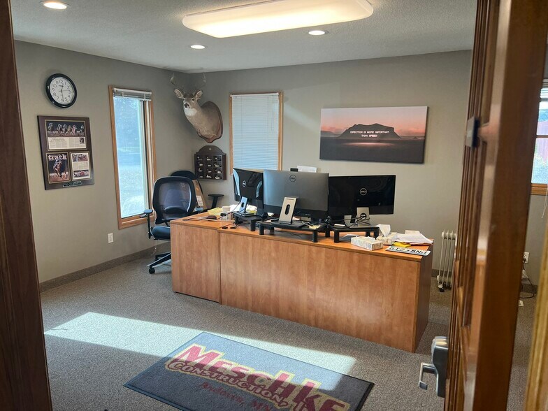 More Photos Of 3095 NW 162nd Ln, Andover Warehouse For Sale