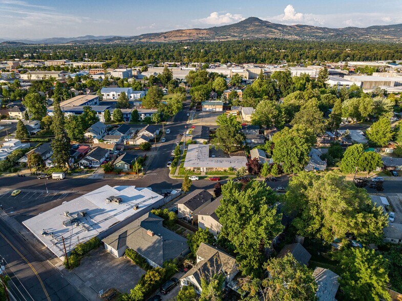 More Photos Of 516 J St, Medford Multifamily For Sale