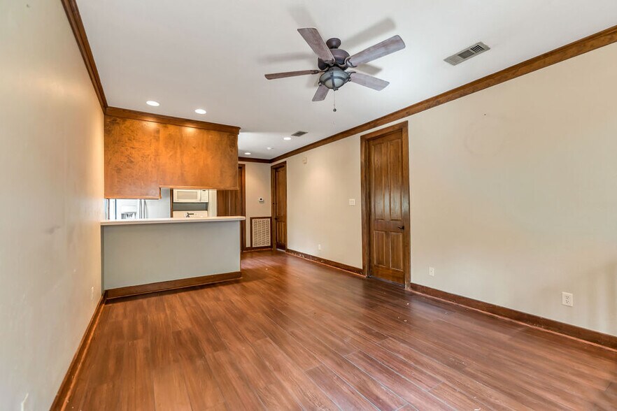 More Photos Of 43 Pool Rd, Richards Specialty For Sale