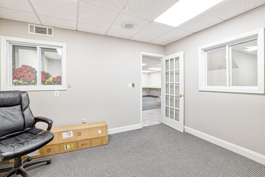 More Photos Of 135 Haven Ave, Port Washington Office For Lease