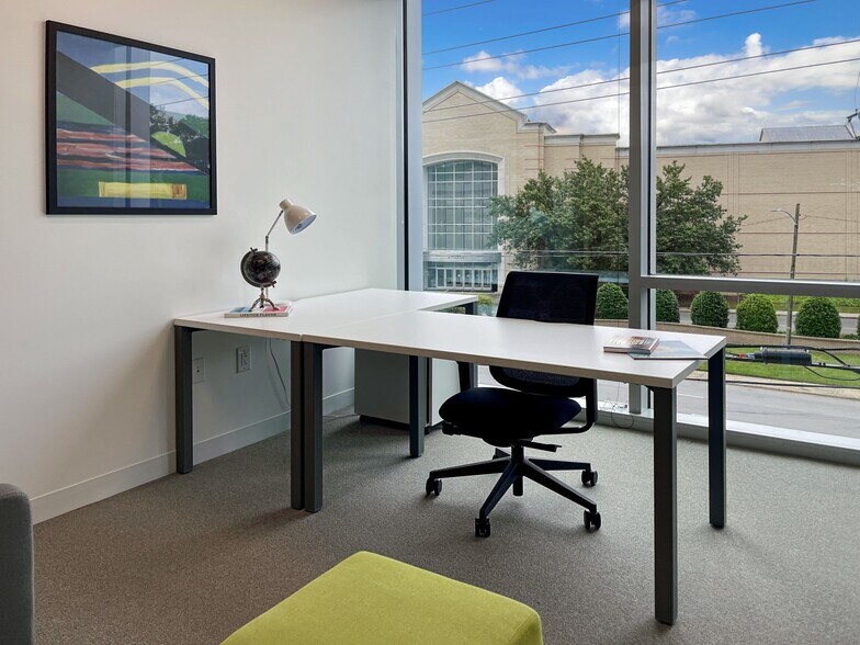 More Photos Of 4509 Creedmoor Rd, Raleigh Coworking Space