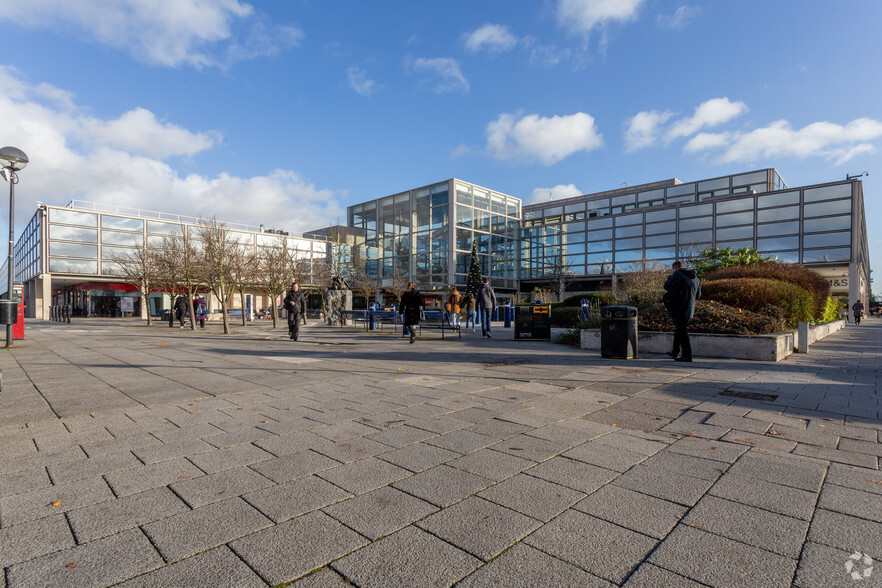 Primary Photo Of 33 Silbury Arcade, Milton Keynes General Retail For Lease