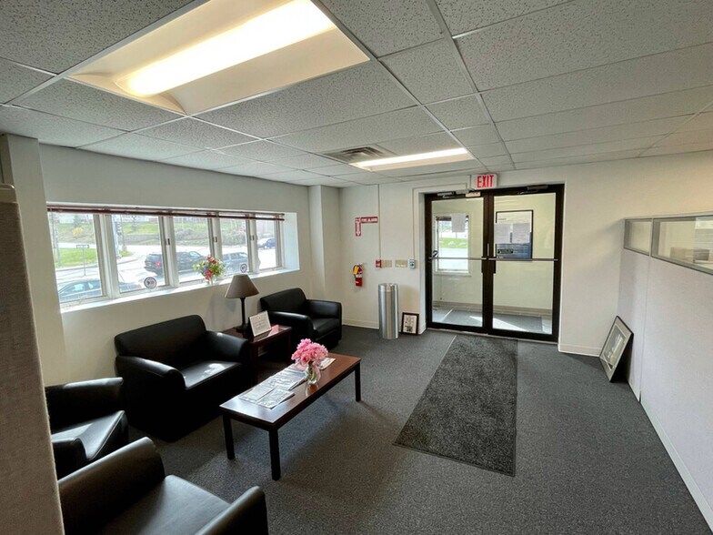 More Photos Of 249 Western Ave, Augusta Office For Sale