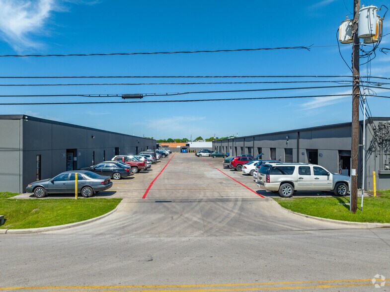 More Photos Of 7330 Rampart St, Houston Unknown For Lease