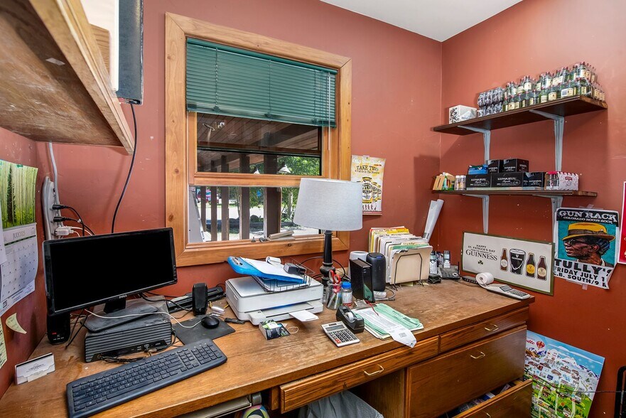 More Photos Of 81 Gillaspey Ave, Crested Butte General Retail For Sale