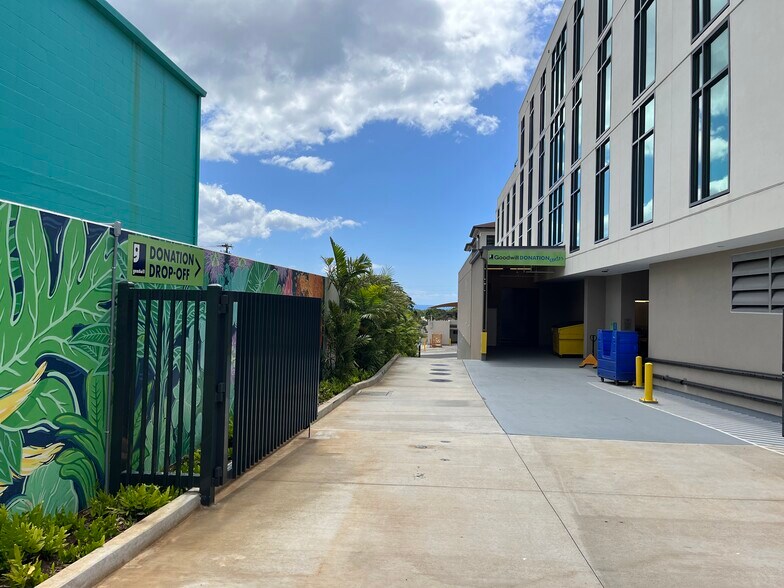 More Photos Of 3650 Waialae Ave, Honolulu Office For Lease