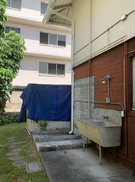 More Photos Of 720 Mahiai Pl, Honolulu Apartments For Sale