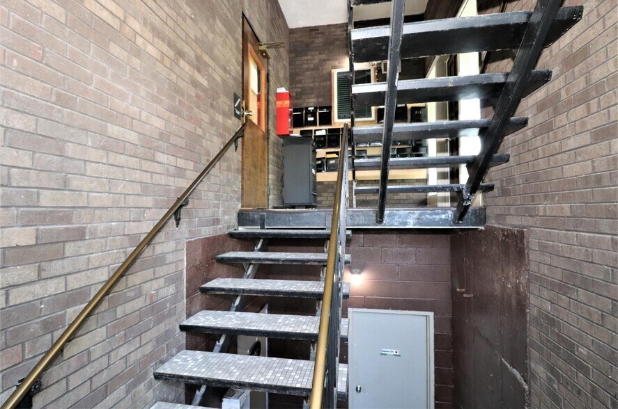 More Photos Of 954 W North Bend Rd, Cincinnati Office For Lease