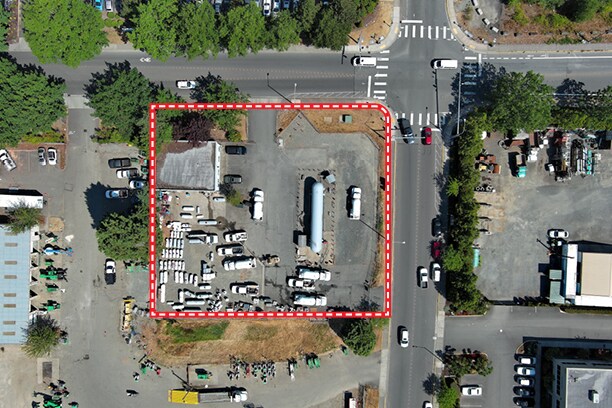 More Photos Of 18459 NE 76th St, Redmond Distribution For Sale