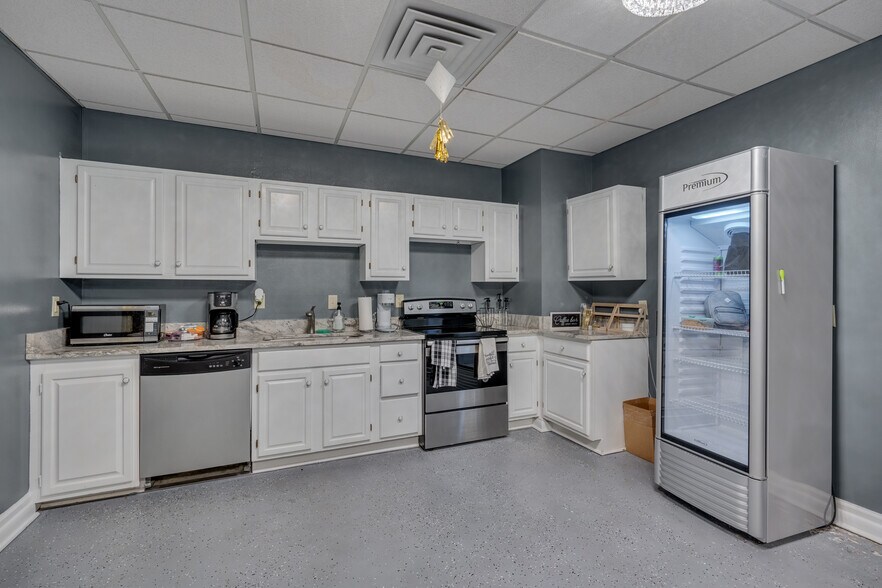 More Photos Of 131 Wind Chime Ct, Raleigh Office For Lease