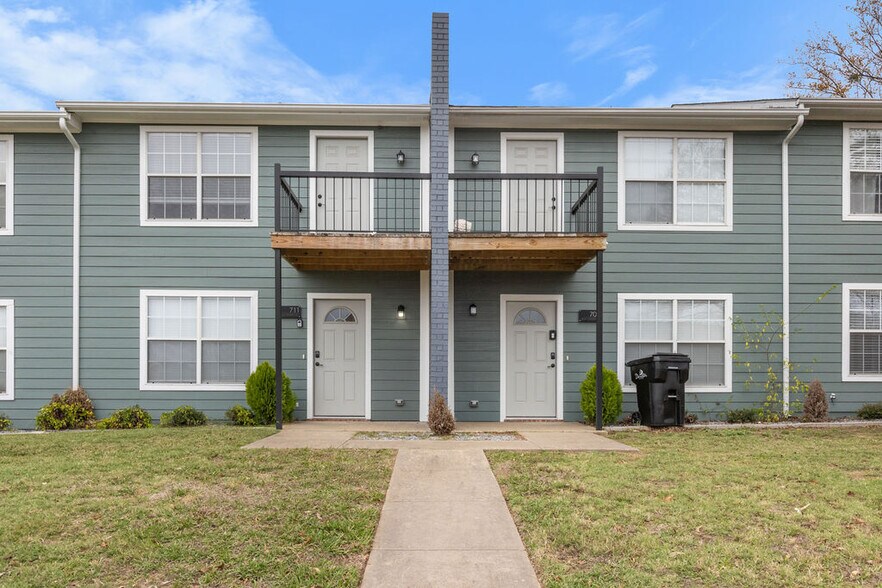 More Photos Of 705-715 W Crawford St, Denison Apartments For Sale