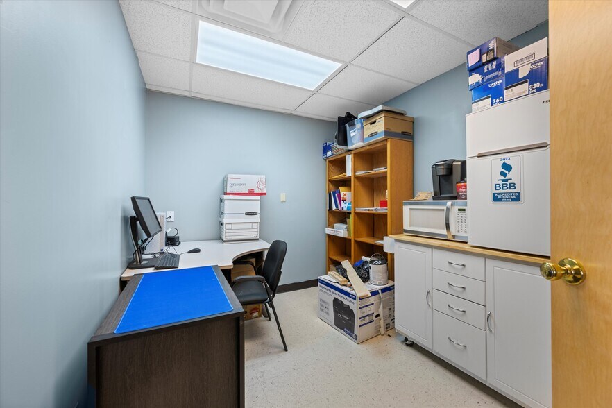 More Photos Of 614 W Central Ave, Wiggins General Retail For Sale