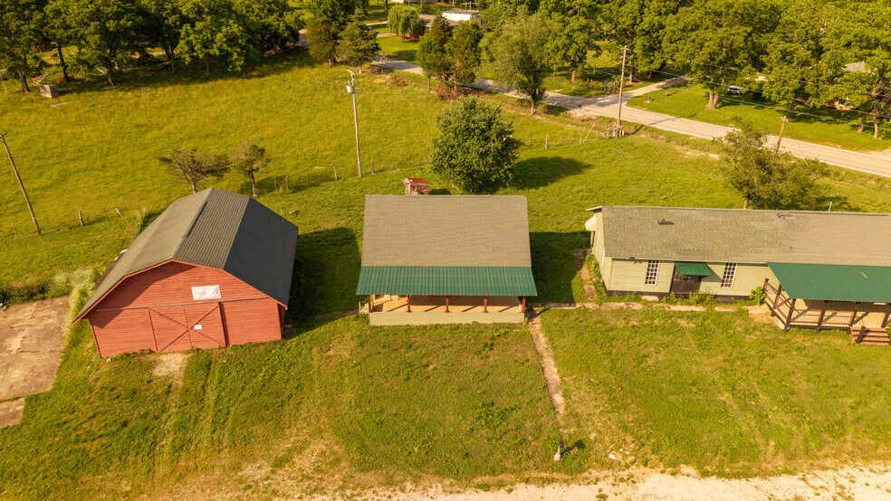 More Photos Of 2516 US-63, Hardy General Retail For Sale