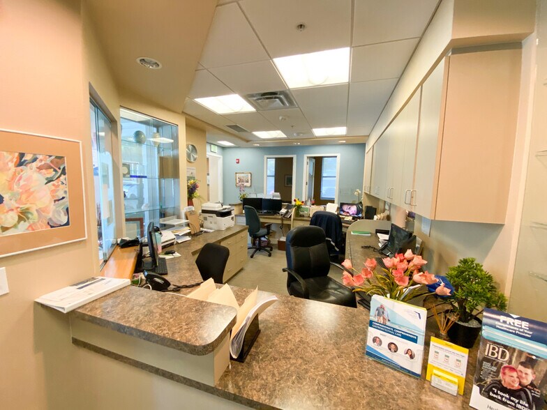 More Photos Of 2068 Hawthorne St, Sarasota Medical For Lease