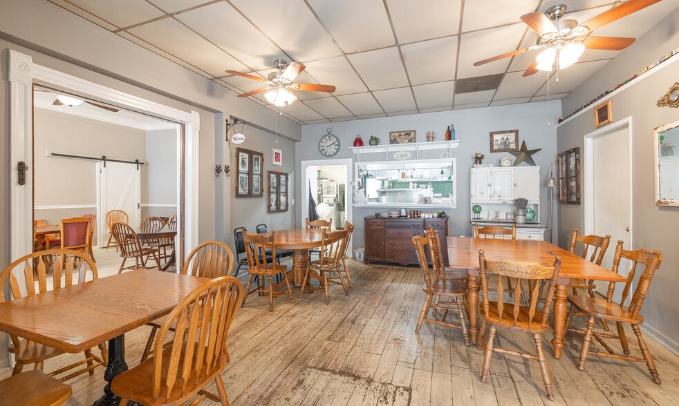 More Photos Of 305 S Alvarado Ave, Belle General Retail For Sale