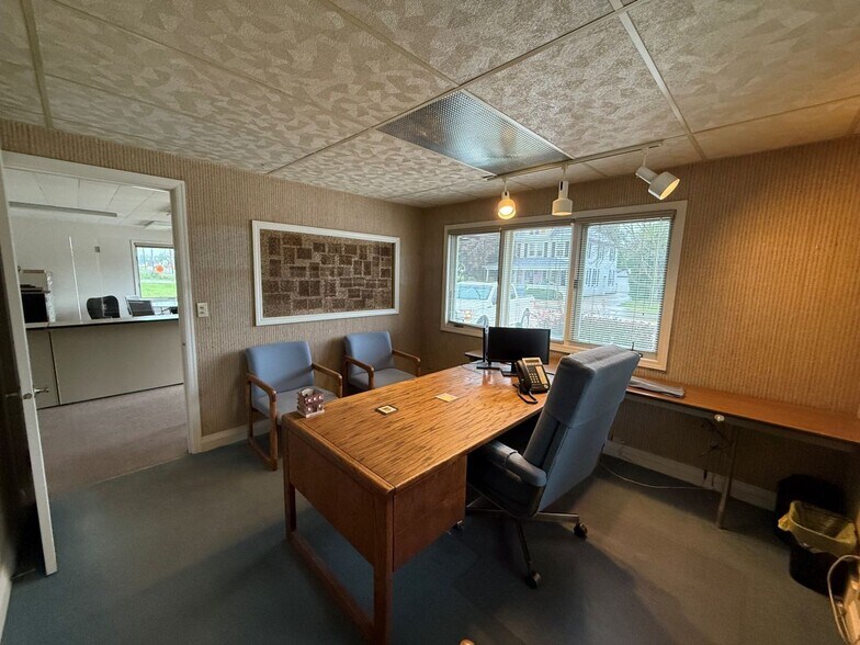 More Photos Of N4080 Hwy E, Freedom Office For Sale