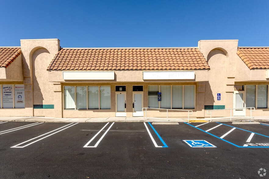 More Photos Of 940 E Valley Pky, Escondido General Retail For Lease