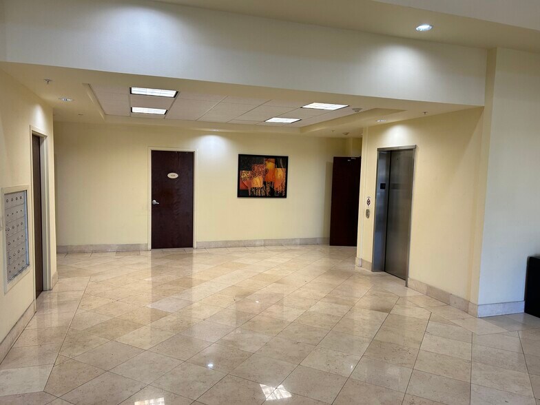 More Photos Of 1073 Willa Springs Dr, Winter Springs Office For Sale