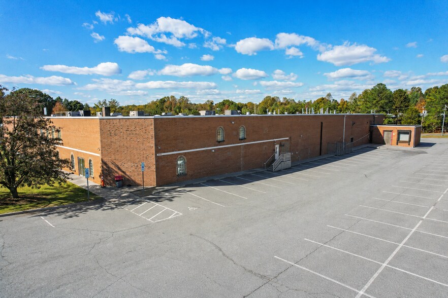 Primary Photo Of 4795 Commercial Plaza St, Winston-Salem Manufacturing For Sale