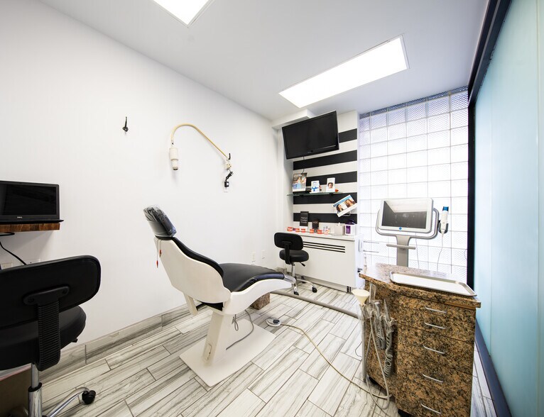 More Photos Of 250 E 32nd St, New York Office Residential For Sale