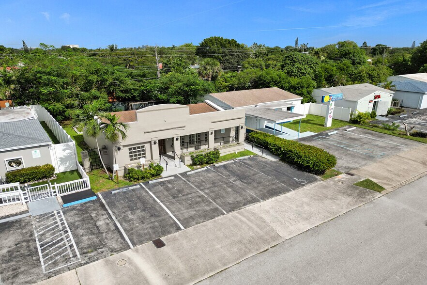 More Photos Of 51 E Commercial Blvd, Fort Lauderdale Medical For Sale