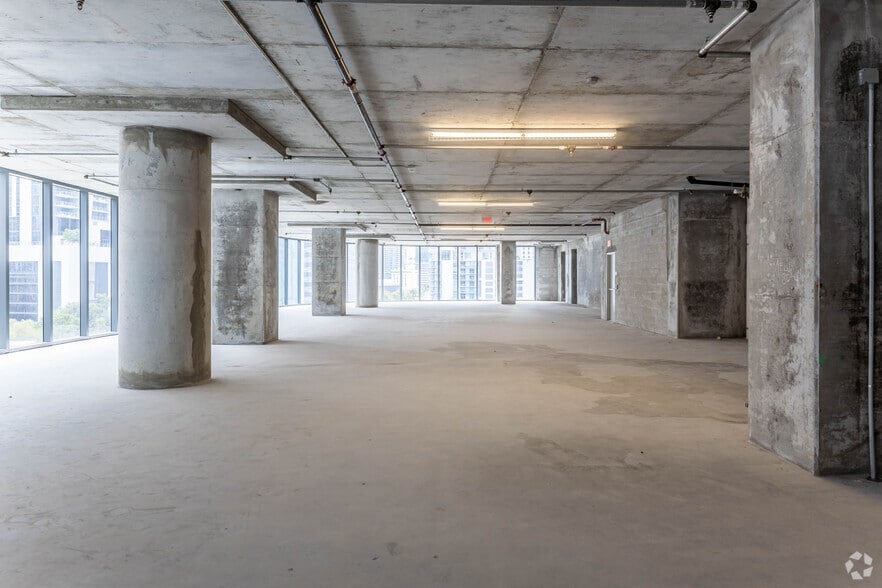 More Photos Of 25 SW 9th St, Miami Office Residential For Lease