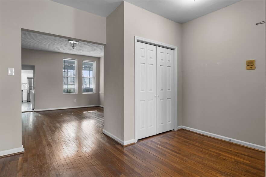 More Photos Of 625 W Princess Anne Rd, Norfolk Apartments For Sale
