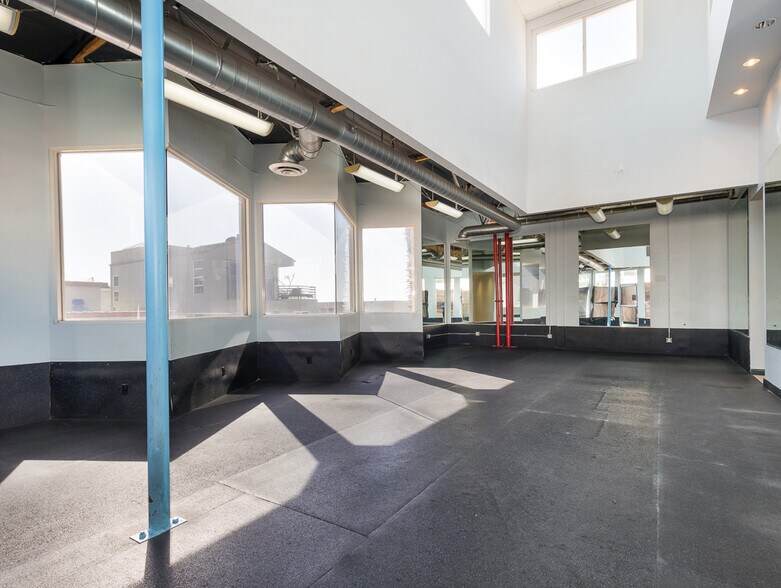 More Photos Of 4005 Highland Ave, Manhattan Beach Storefront Retail Office For Lease
