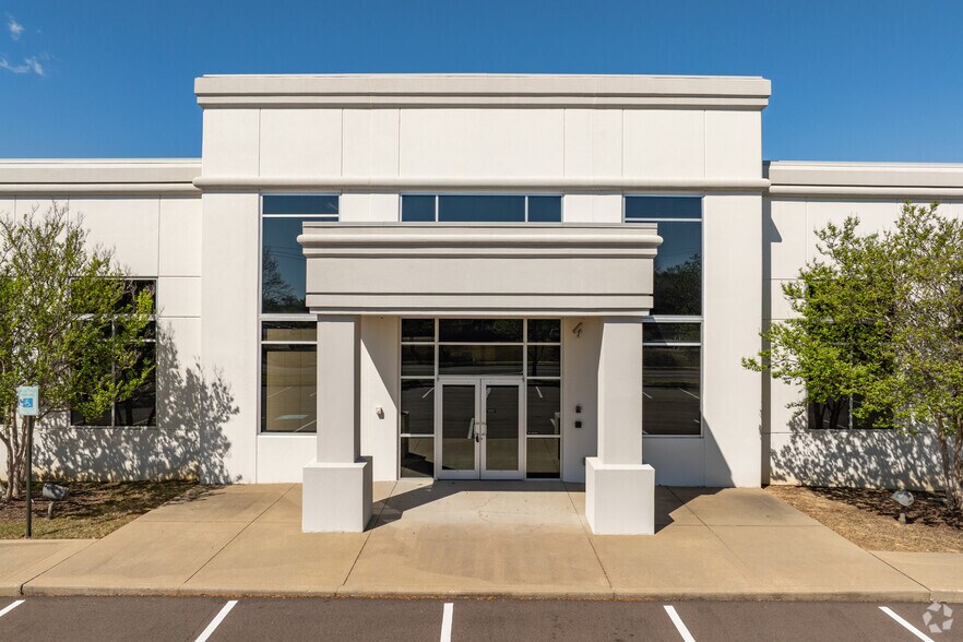 More Photos Of 7345 Goodlett Farms Pky, Cordova Office For Sale