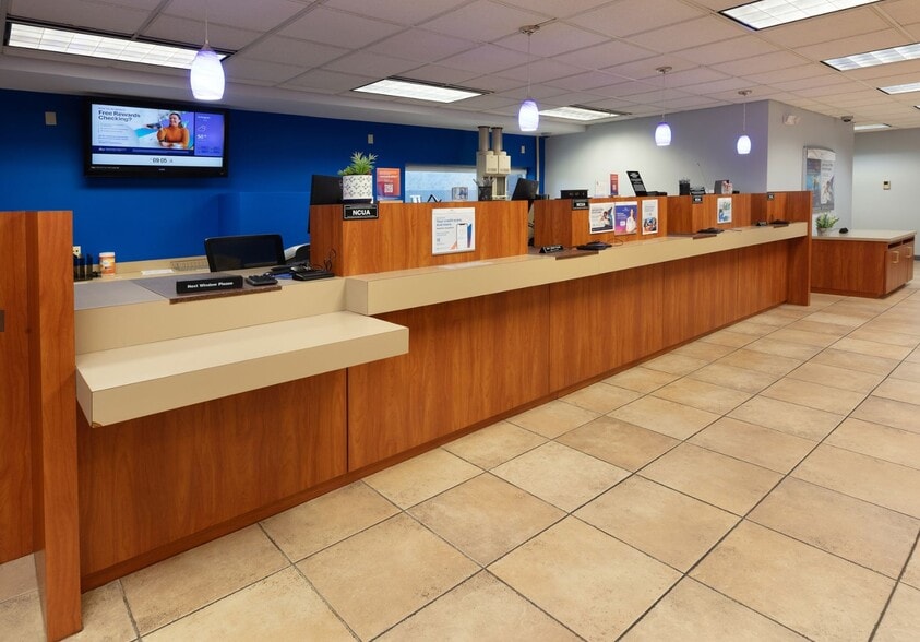 More Photos Of 2130 N Glebe Rd, Arlington Freestanding For Sale