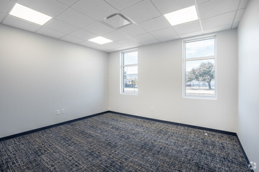 More Photos Of 3703 Cedar Blvd, Baytown Unknown For Lease