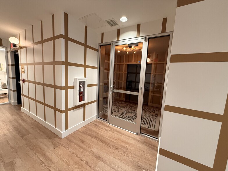 More Photos Of 2125 8th Ave S, Nashville Storefront Retail Office For Lease